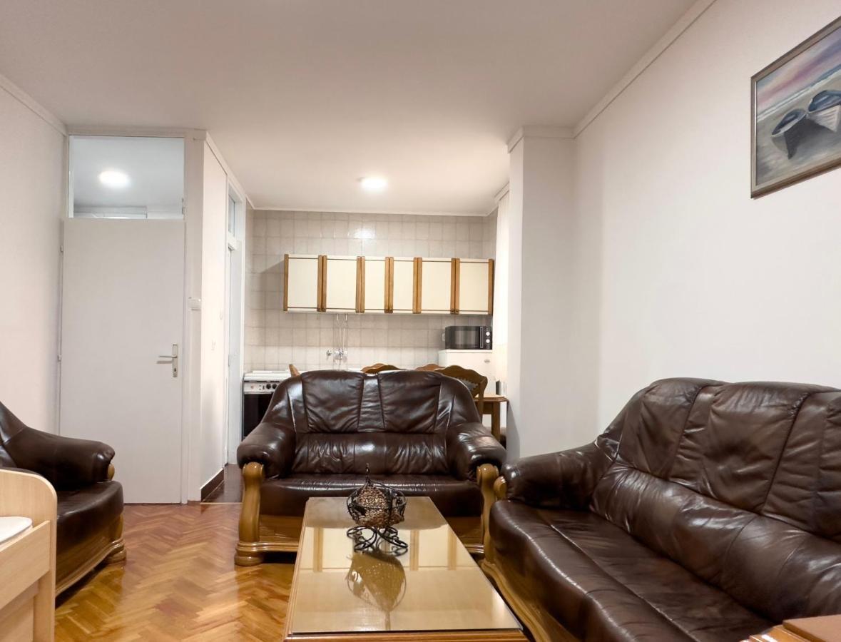 Apartment D-Moll Sutomore Eksteriør billede