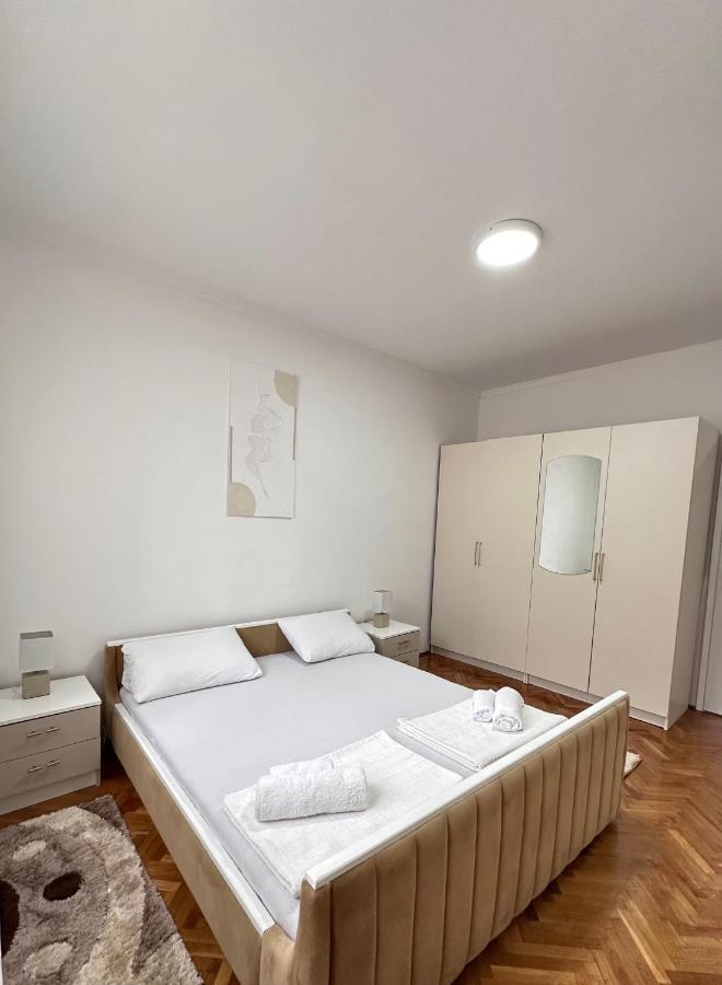 Apartment D-Moll Sutomore Eksteriør billede